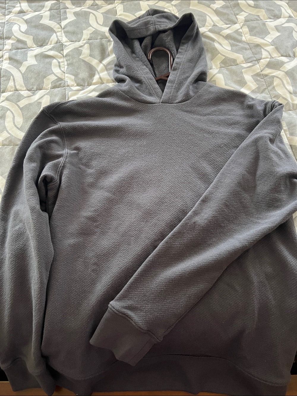Men’s GAP Cozy Dark Gray Hooded Waffle-knit shirt